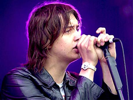up-julian_casablancasLG?_a=