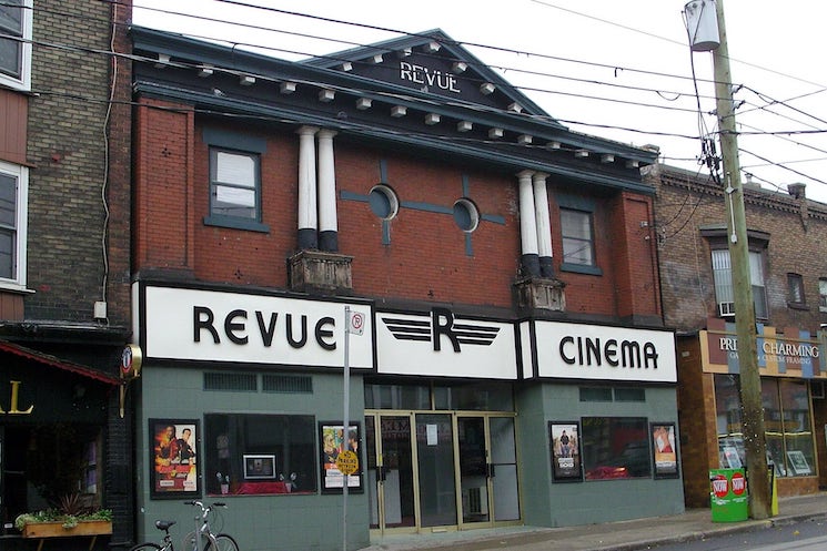Le cinéma Revue de Toronto tente de rester un centre communautaire florissant alors que le propriétaire souhaite en faire une entreprise privée