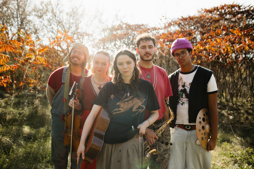 বেহালাবাদকের প্রস্থানের ঘোষণার পর Shebad উন্মুক্ত অডিশনের আয়োজন করছে │ চিৎকার করে বলুন!