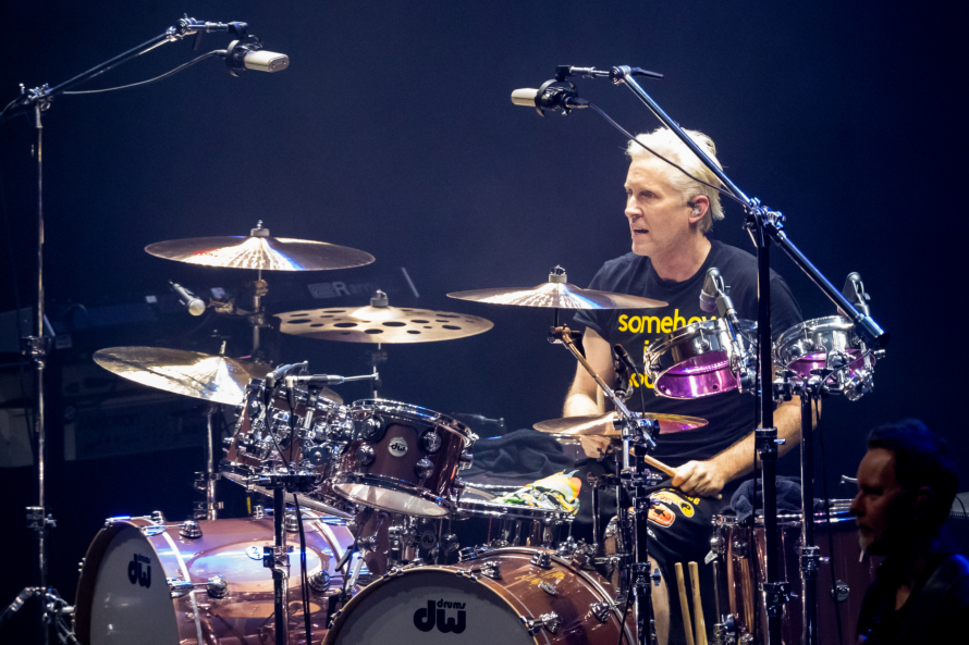 Foo Fighters는 Josh Freese │ 드러머와 헤어집니다!