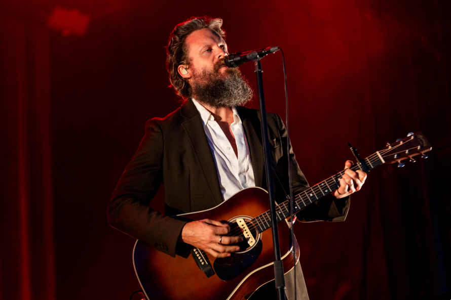 20250710_father_john_misty_ottawa_bluesfest_ming_wu_4.png
