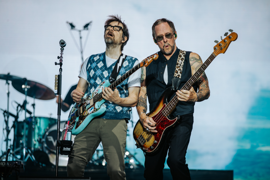 20250712_weezer_rockin_thunder_em_medland-marchen_2.png