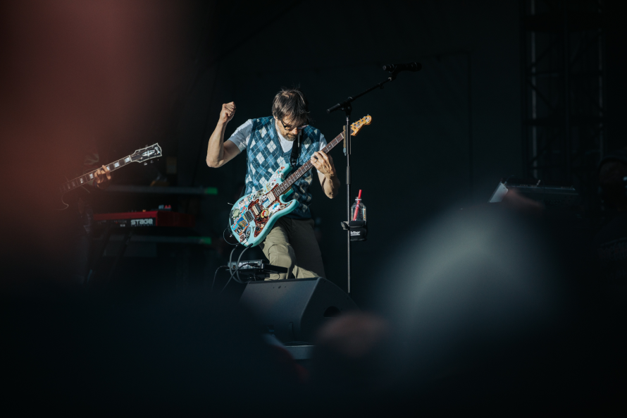20250712_weezer_rockin_thunder_em_medland-marchen_4.png