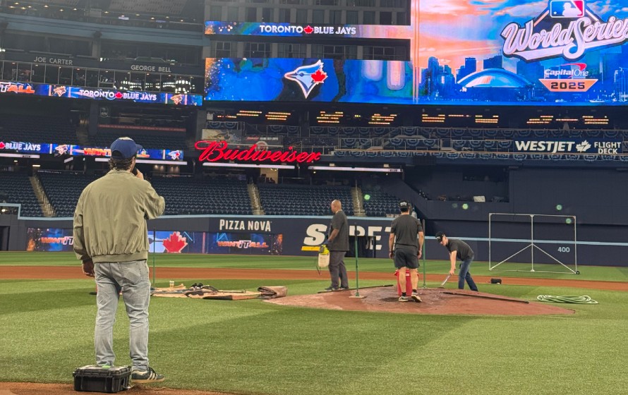 ‘শিটস ক্রিক’স নোয়া রিড ওয়ার্ল্ড সিরিজের 7 গেমে জাতীয় সঙ্গীত গাইবেন │ চিৎকার করুন!