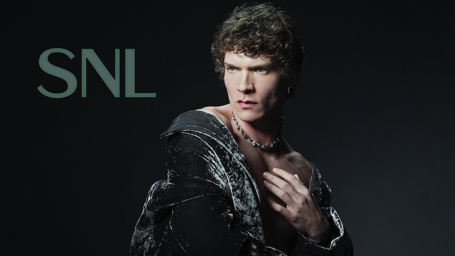 「SNL」でコナー・ストーリーの電気エネルギーがマムフォード＆サンズの不足を補った │ 叫べ！