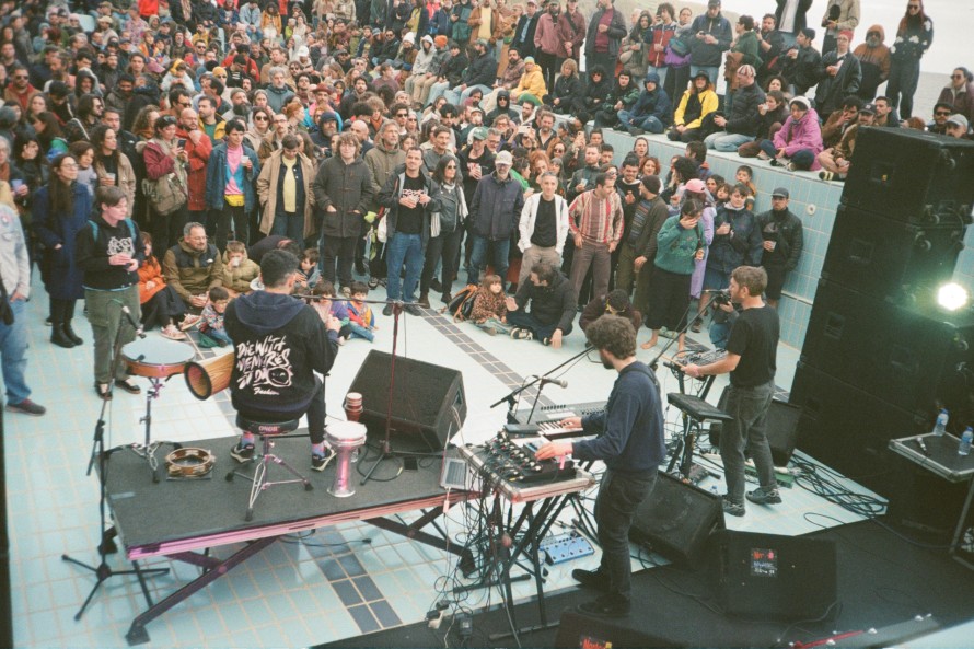 Use Knife performing at Tremor na Estufa. Photo: Sydney Brasil