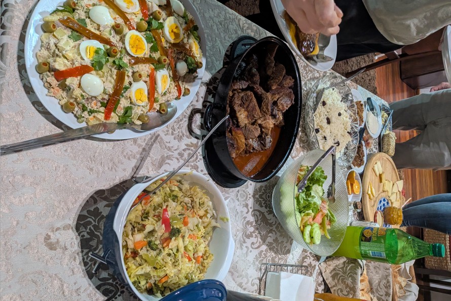 Marta and Sergio preparing a traditional Azorean meal for Tremor Festival attendees. Photo: Sydney Brasil
