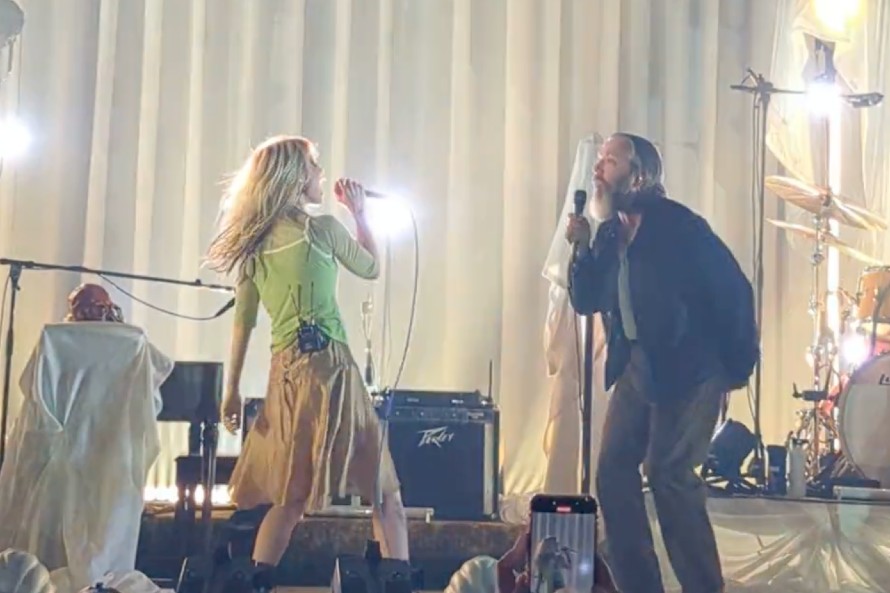 Hayley Williams Brought Out Dallas Green for "Parachute" in Toronto