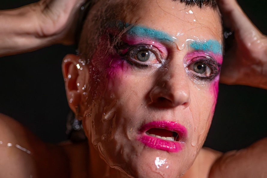 Исполнительница Peaches представила новый альбом в Эдмонтоне: от индустриального экстаза до тихой ностальгии
