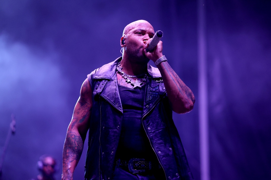 Thunder Bay's Wake the Giant Music Festival Apologizes for Flo Rida's Use of Alcohol Props